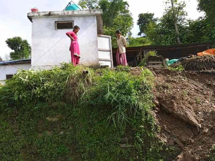 पहिरोको कारण गोरखाको शहिद लखनकी कमला श्रेष्ठको घरमा क्षति