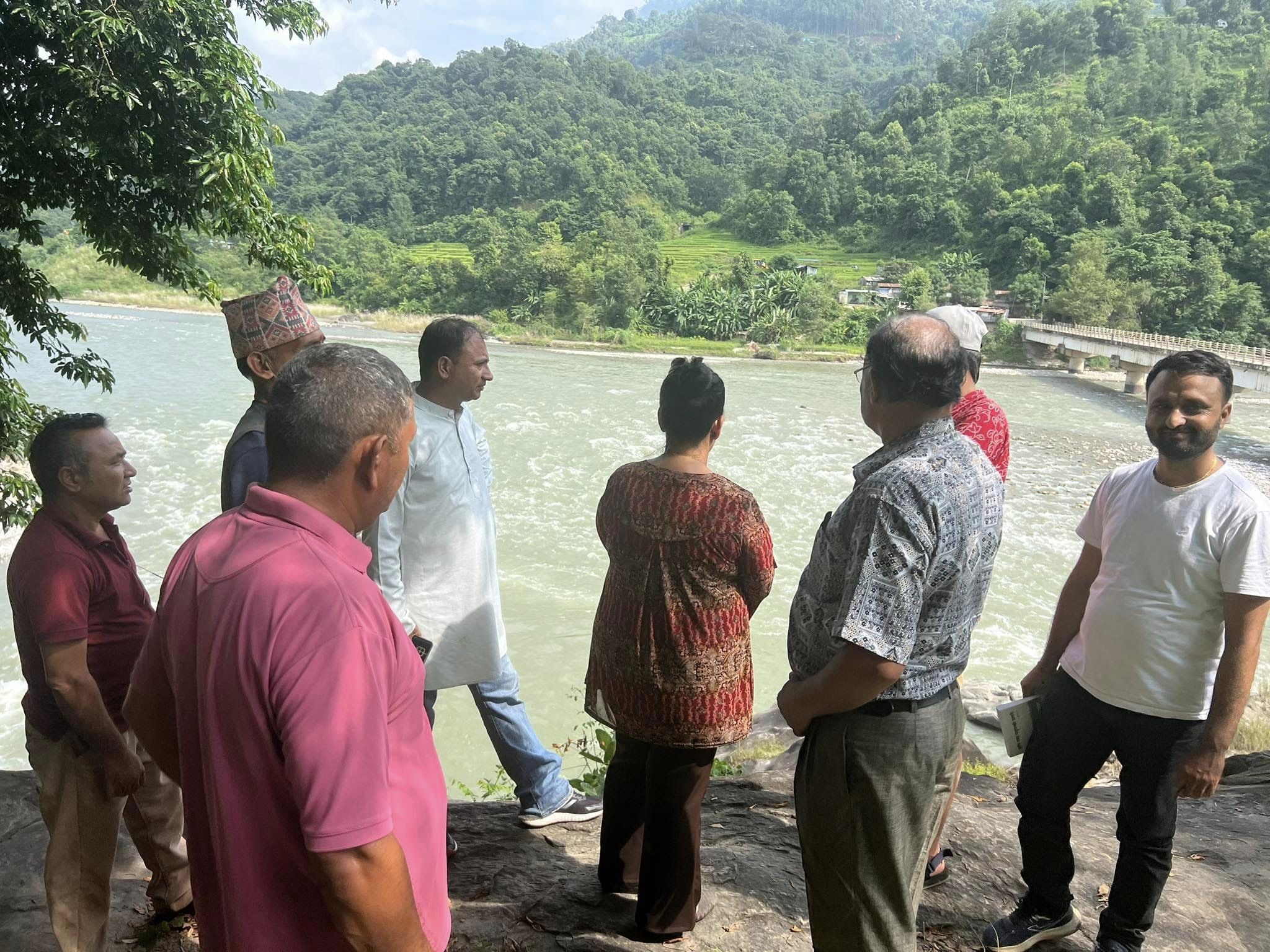 धादिङ,त्रिपुरासुन्दरी : 'सल्यानटार सिंचाइ'को लागि स्थलगत निरिक्षण